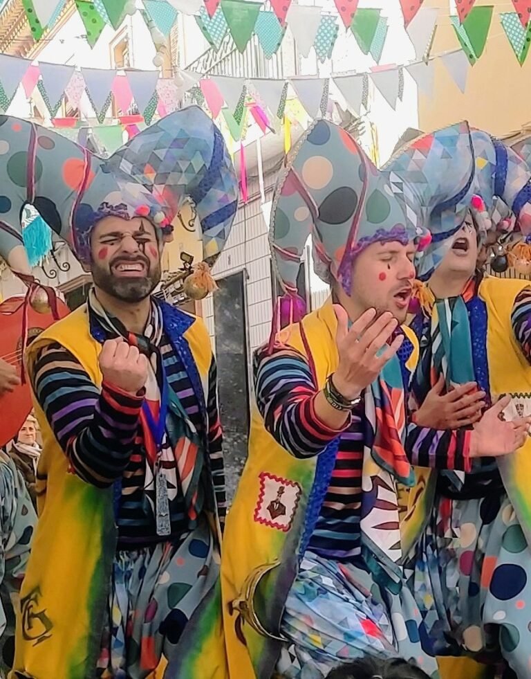 La mejor comparsa gaditana que ensaya en Cantarranas
